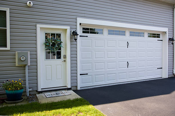24/7 Emergency Garage Door Panel Replacement experts in Paradise, NV